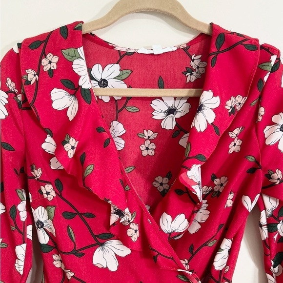 LYDELLE Floral Ruffle Wrap Top Dogwood Blossoms Office Contemporary Size Medium - Picture 4 of 12
